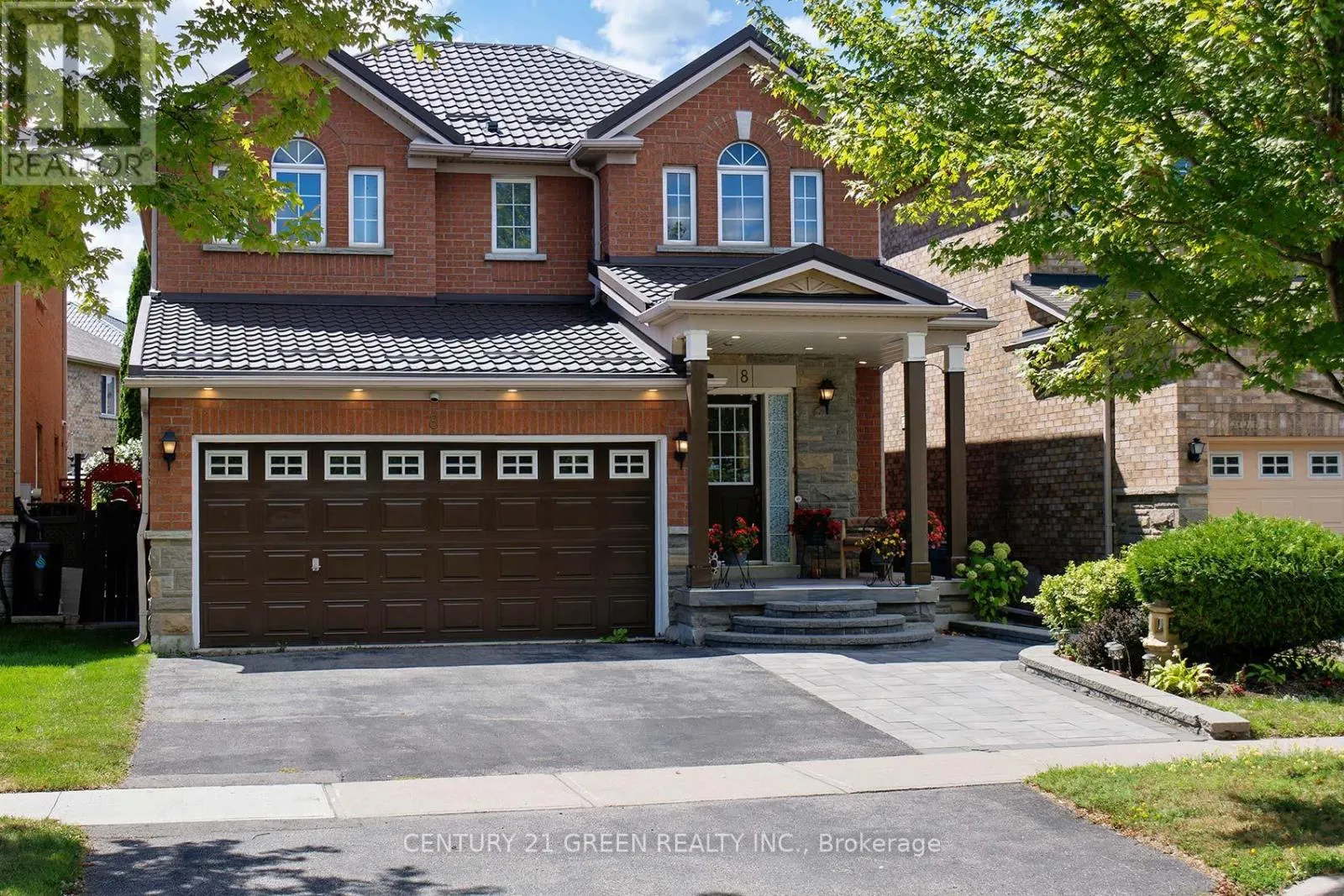 8 LAMPMAN DRIVE