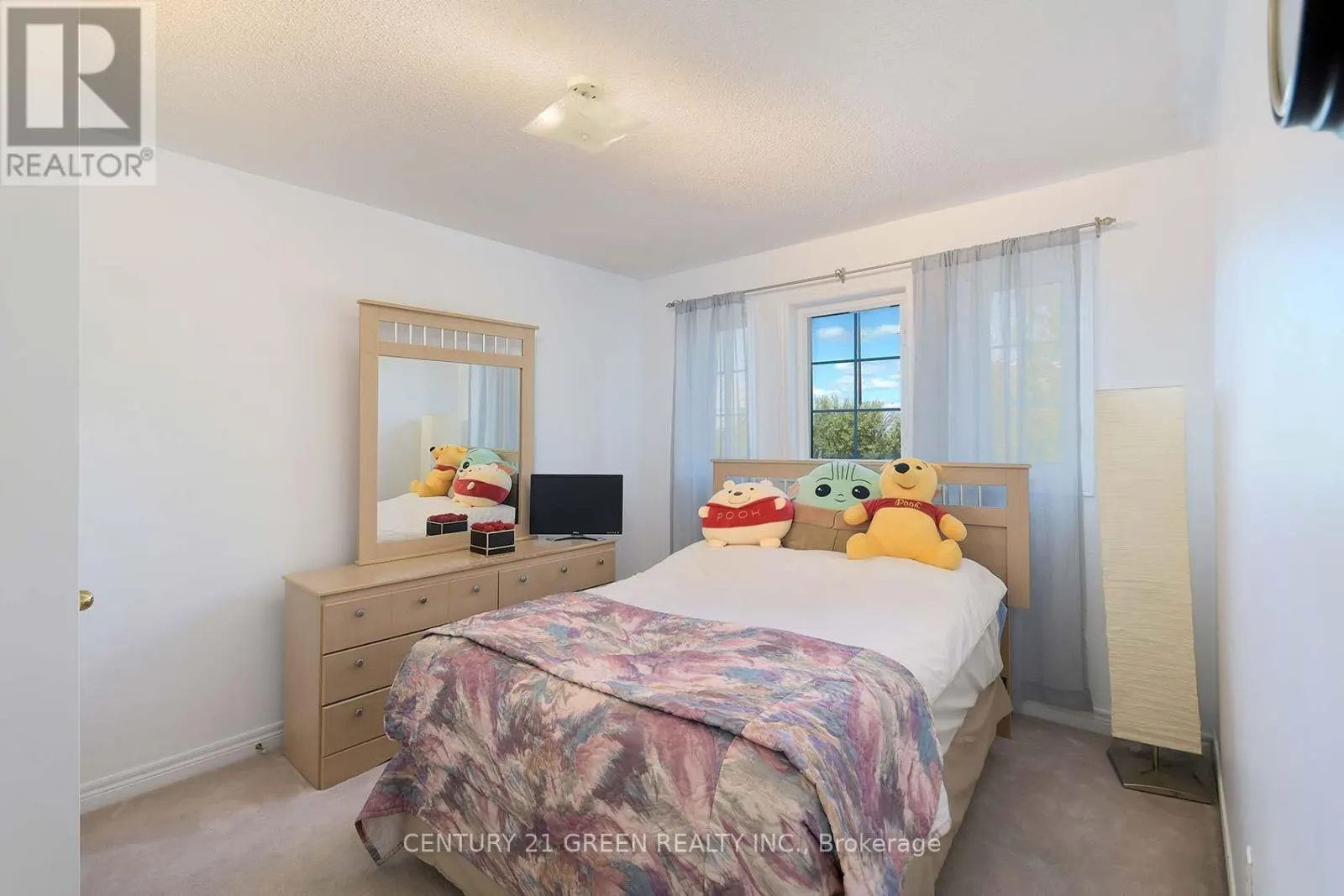 8 LAMPMAN DRIVE