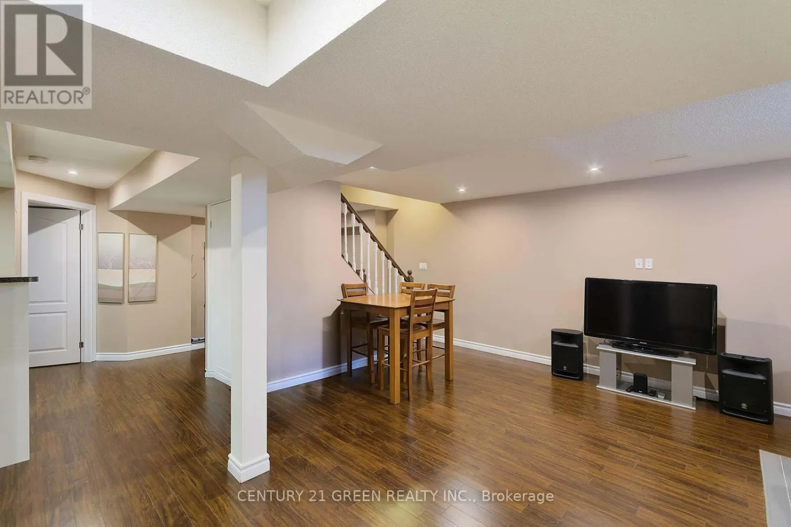 8 LAMPMAN DRIVE