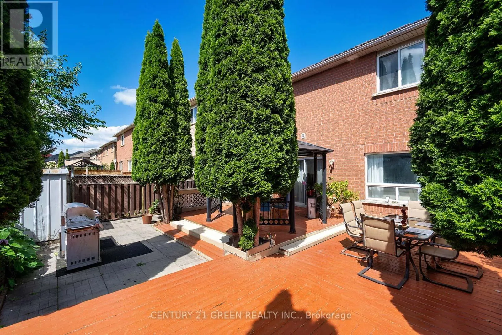 8 LAMPMAN DRIVE