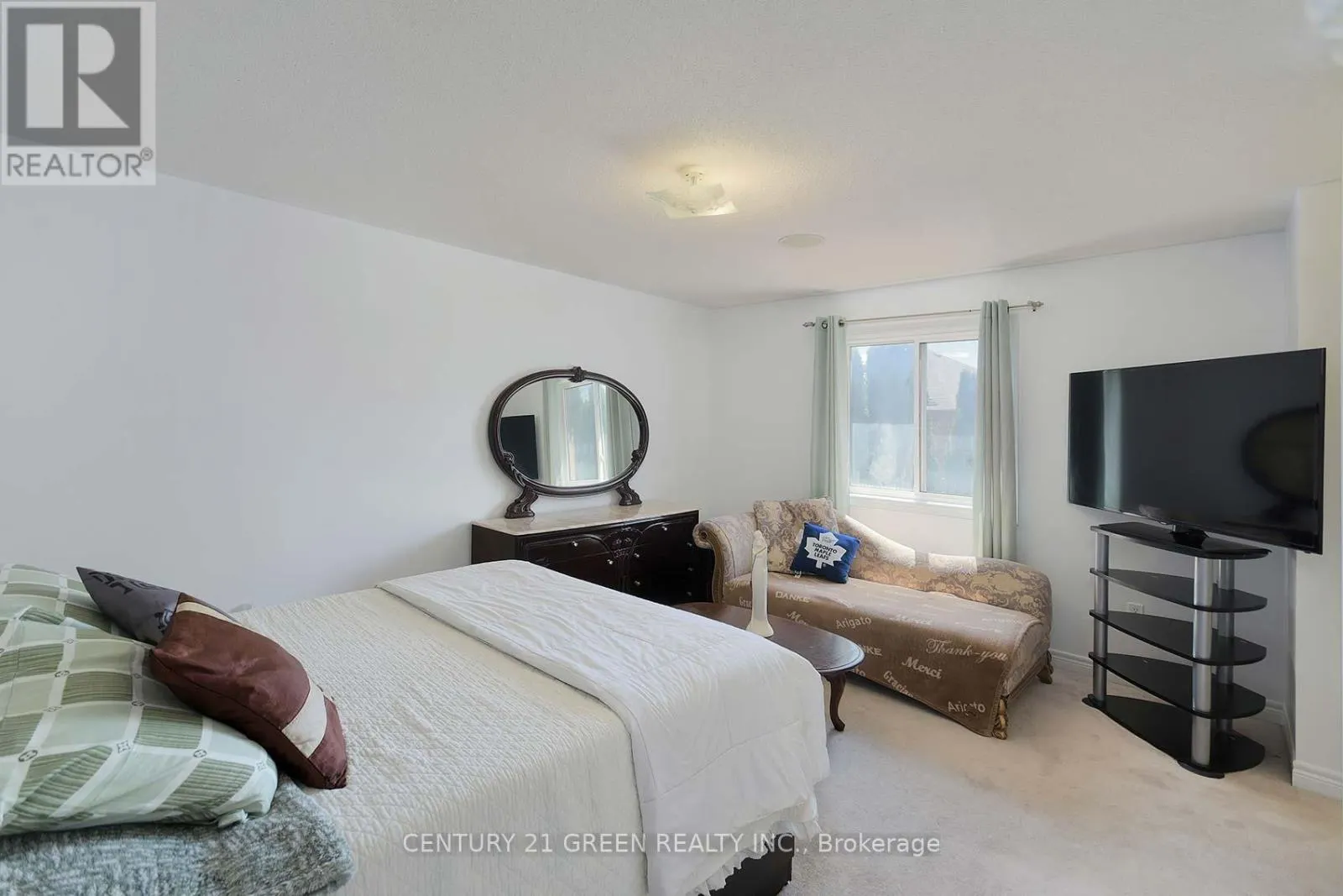 8 LAMPMAN DRIVE