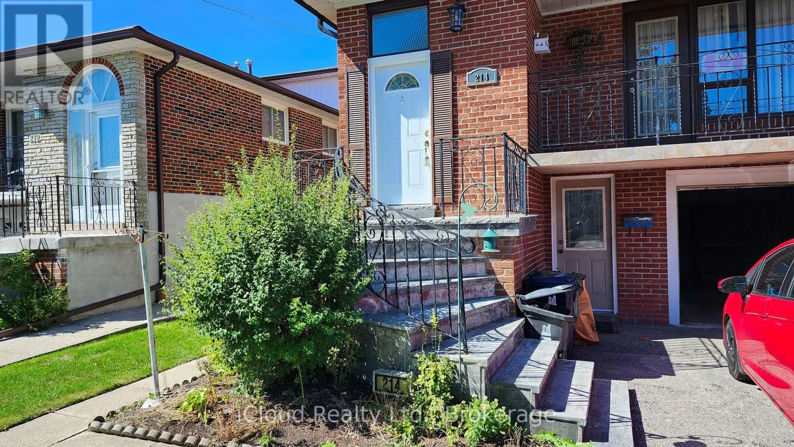 214 FAIRGLEN AVENUE