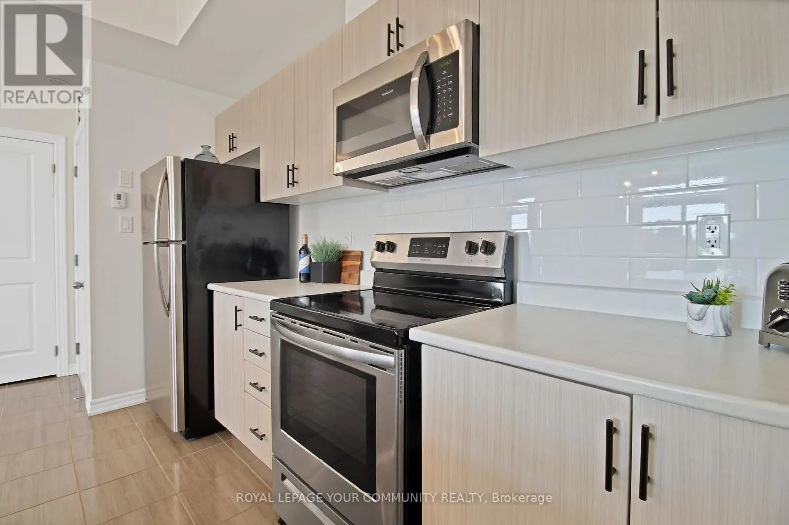 2574 WILLIAM JACKSON DRIVE