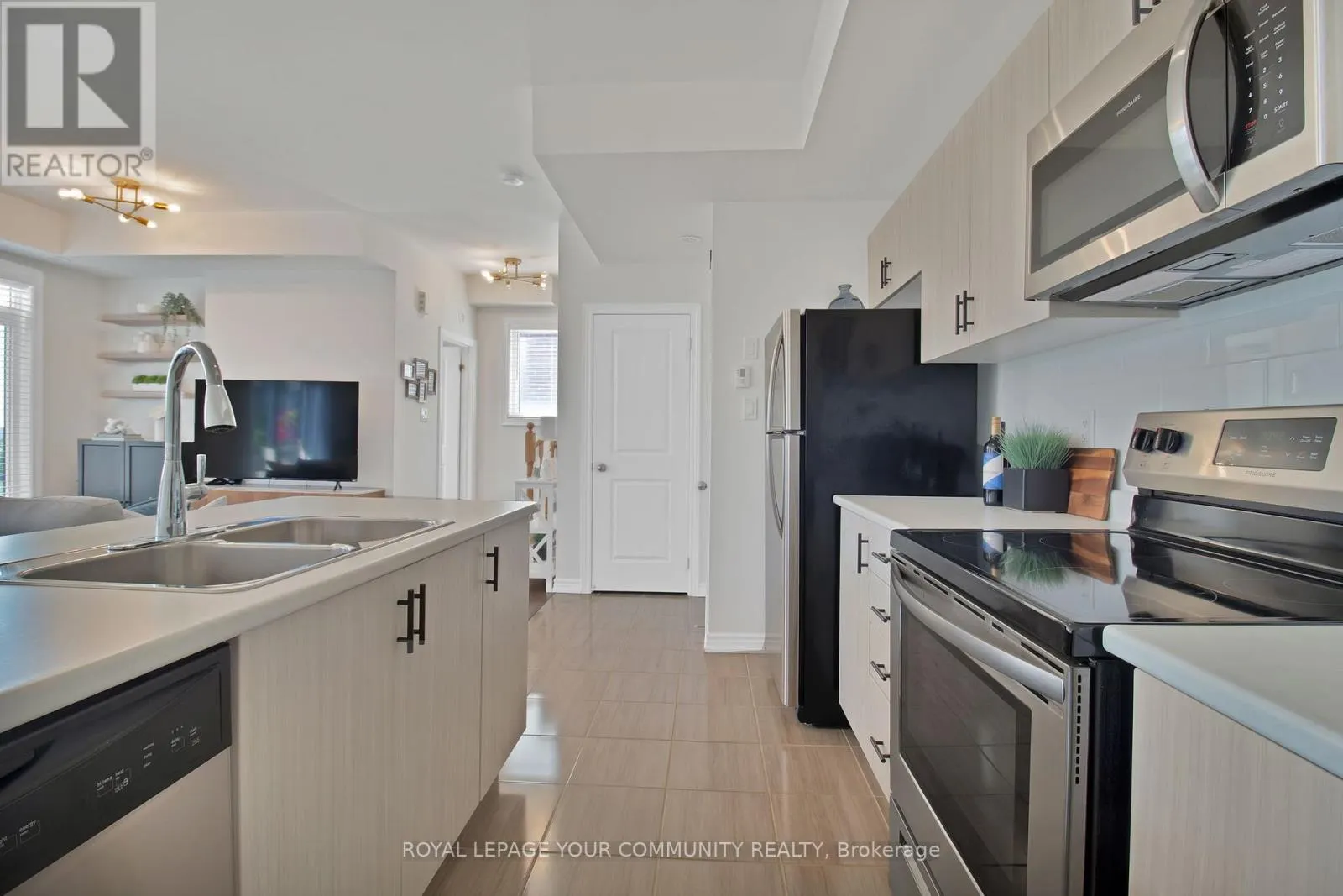2574 WILLIAM JACKSON DRIVE