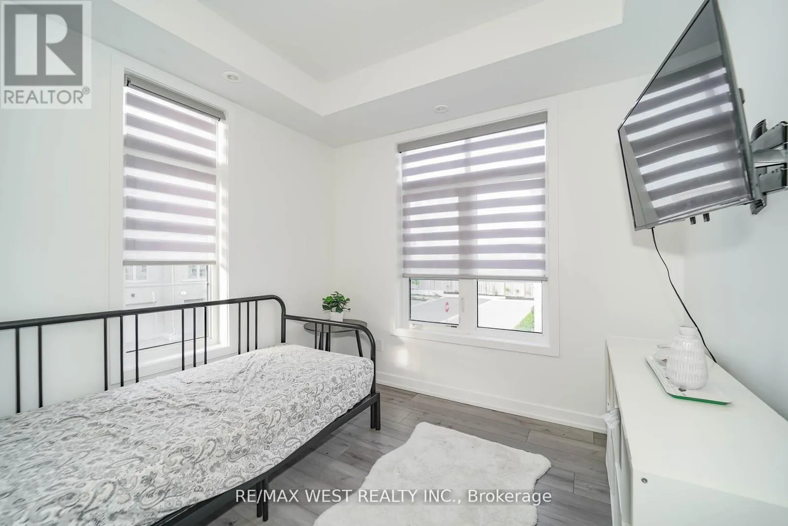 1001 - 1655 PALMERS SAWMILL ROAD