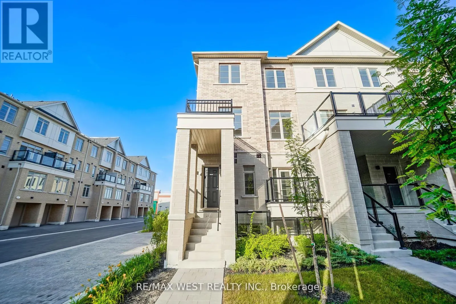 1001 - 1655 PALMERS SAWMILL ROAD