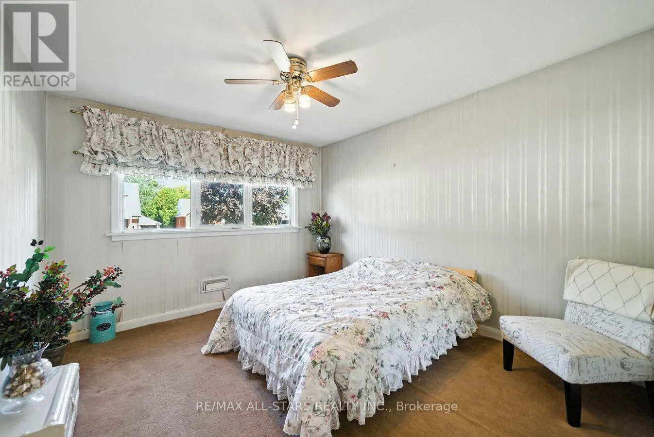 109 SHERWOOD AVENUE