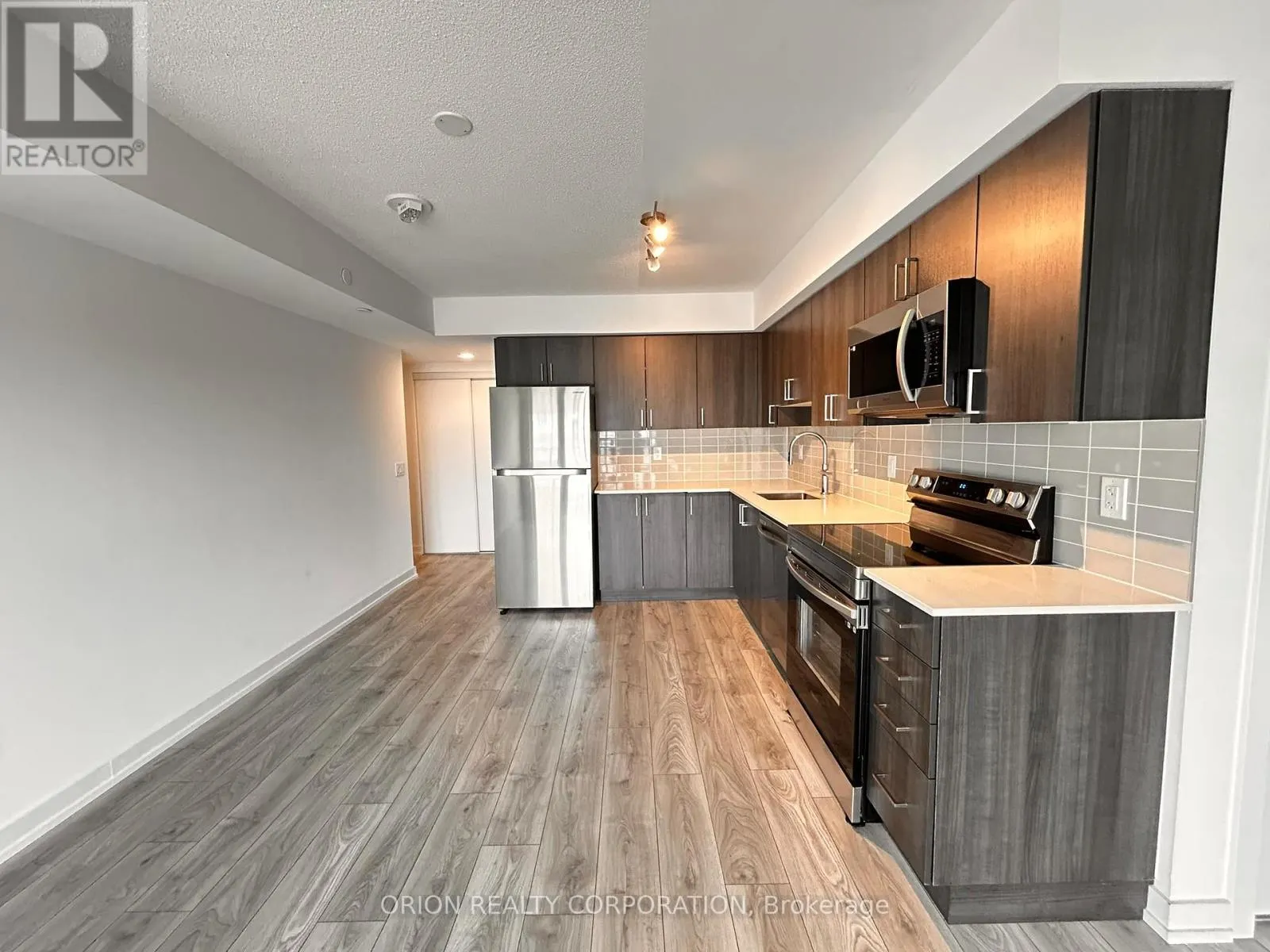 910 - 1455 CELEBRATION DRIVE