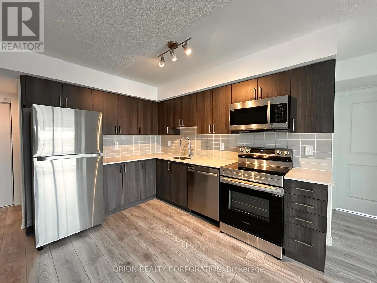 910 - 1455 CELEBRATION DRIVE