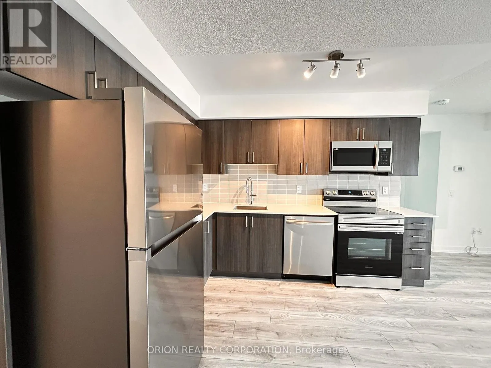 910 - 1455 CELEBRATION DRIVE