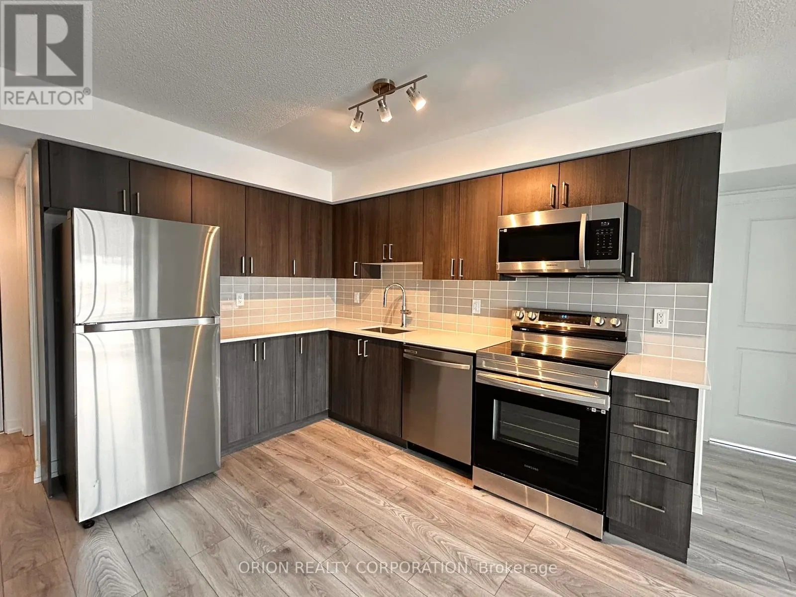 910 - 1455 CELEBRATION DRIVE