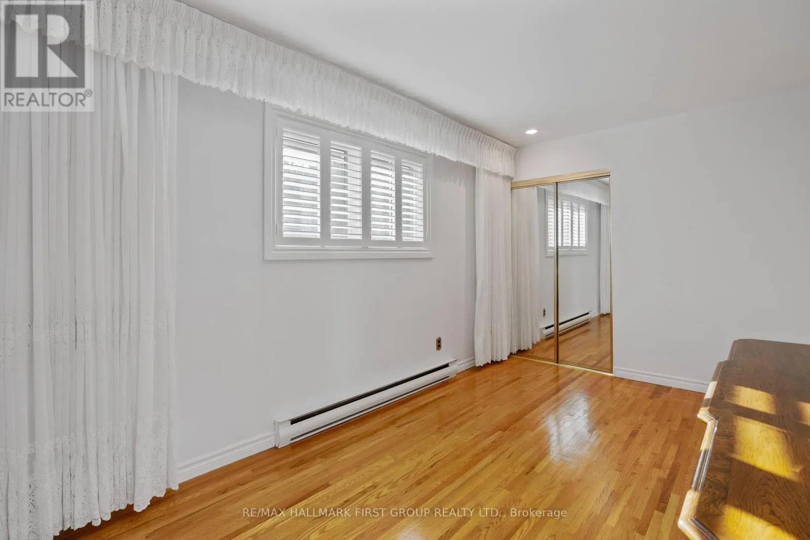 746 CENTRAL PARK BOULEVARD N