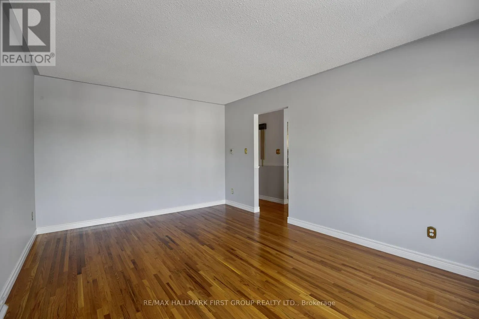 746 CENTRAL PARK BOULEVARD N