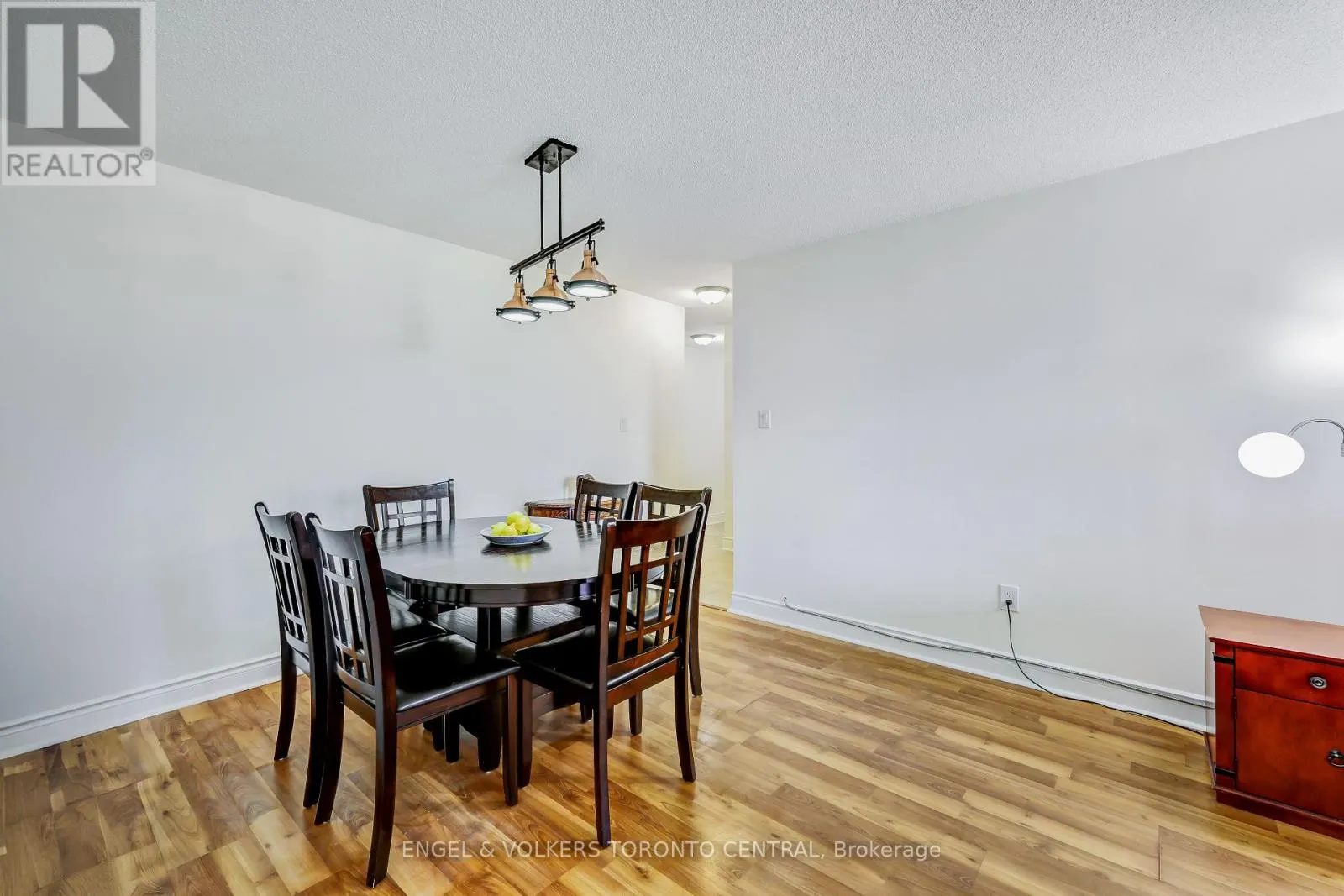 207 - 15 SEWELLS ROAD