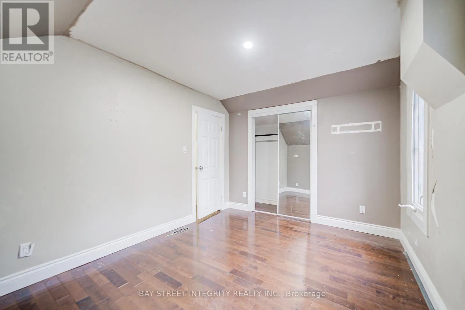 136 SUMMER STREET