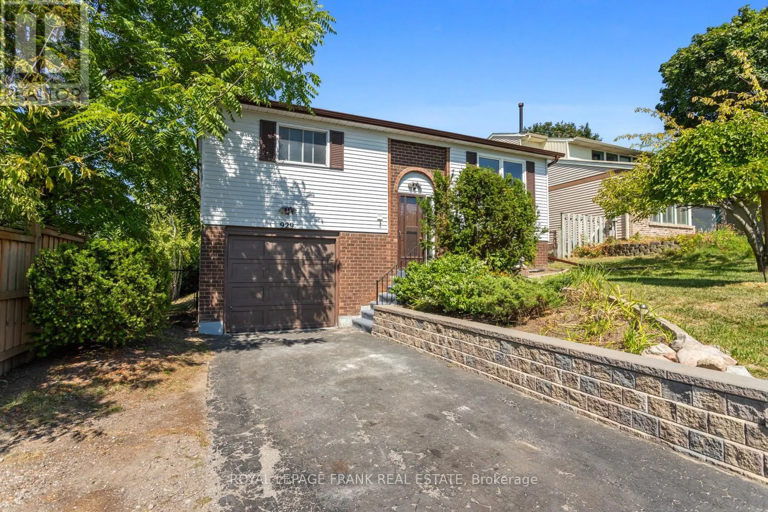 929 SOUTHDOWN DRIVE