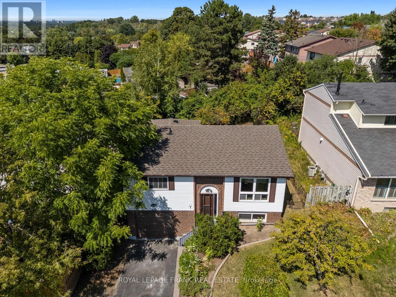 929 SOUTHDOWN DRIVE