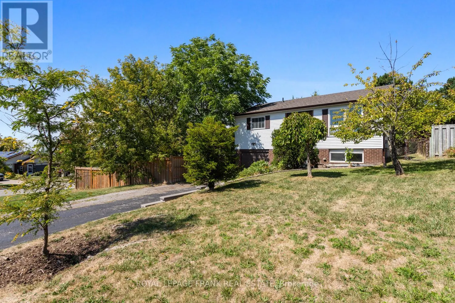 929 SOUTHDOWN DRIVE