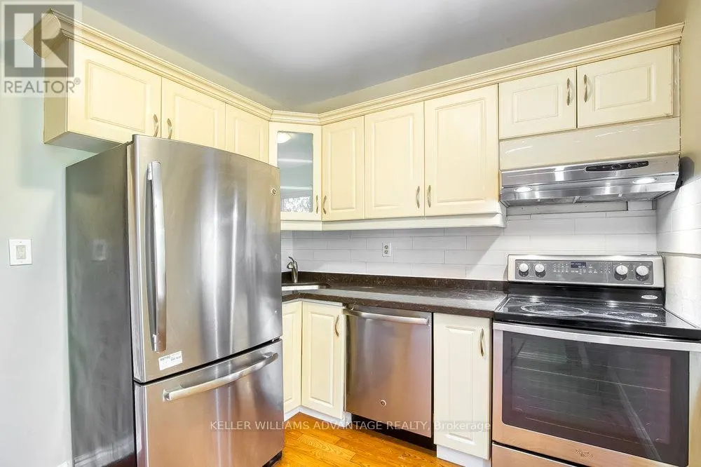 UPPER - 218 BROADVIEW AVENUE