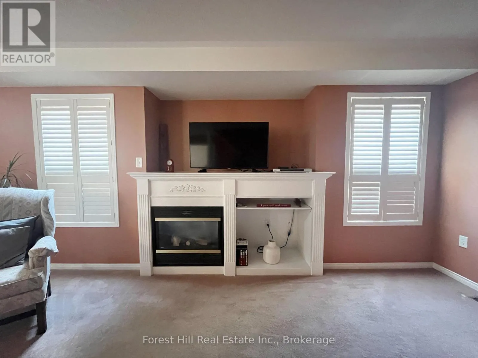 1530 ALDERGROVE DRIVE