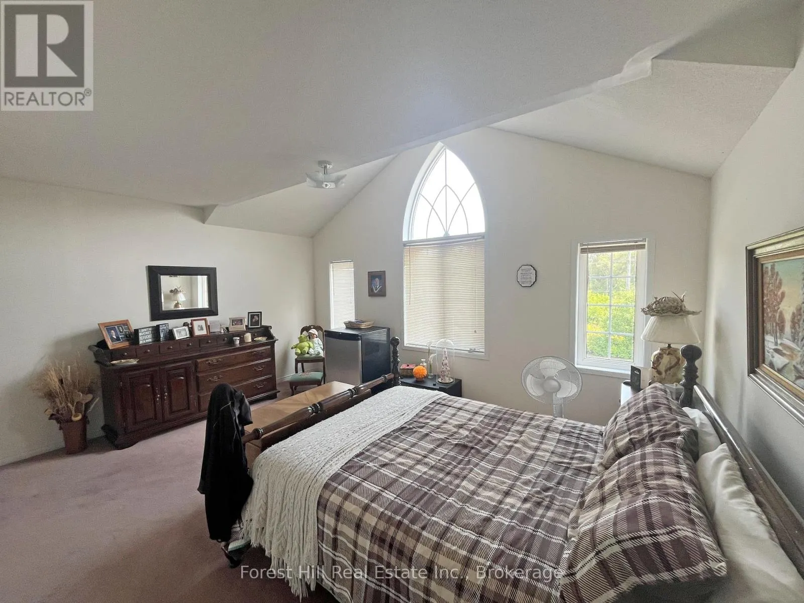 1530 ALDERGROVE DRIVE