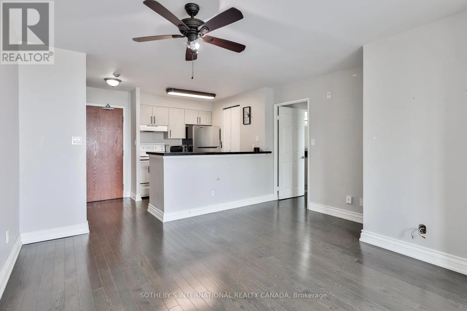 501 - 1625 PICKERING PARKWAY