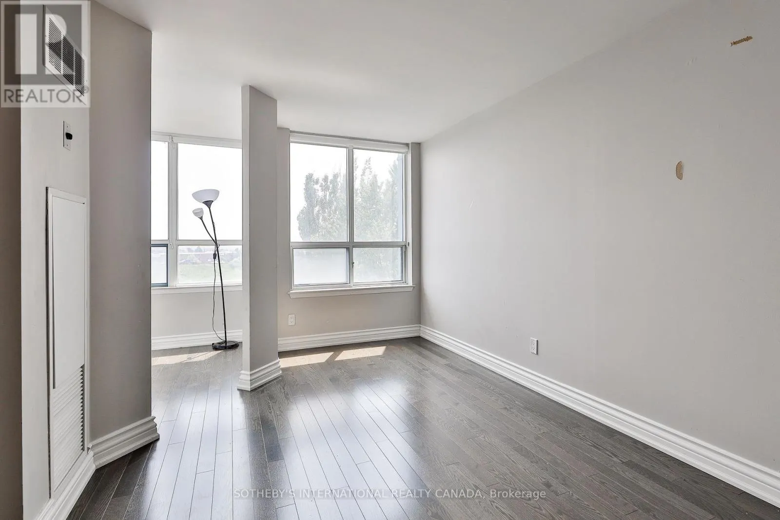 501 - 1625 PICKERING PARKWAY