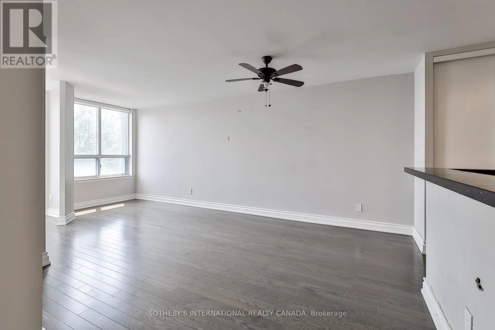 501 - 1625 PICKERING PARKWAY