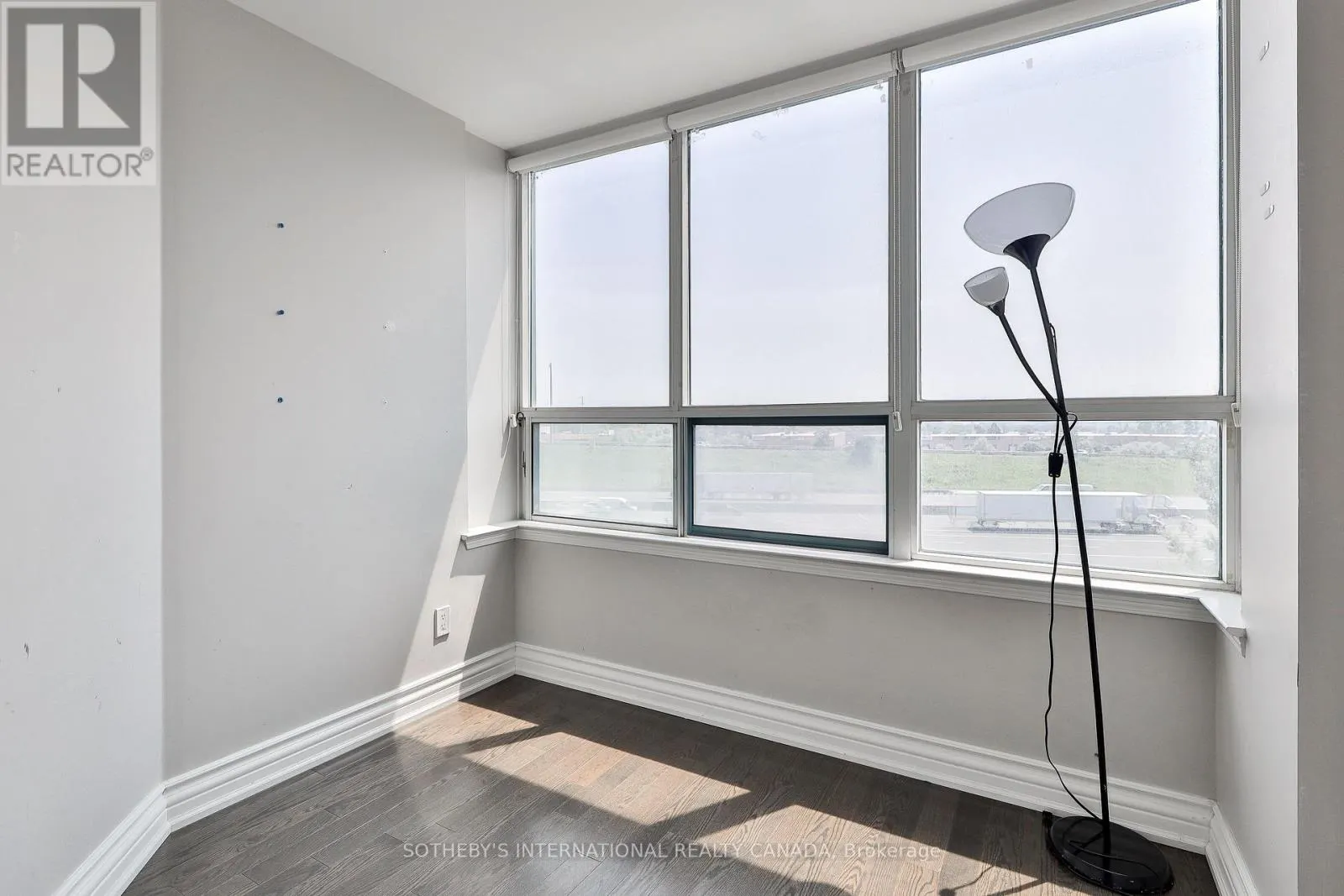 501 - 1625 PICKERING PARKWAY