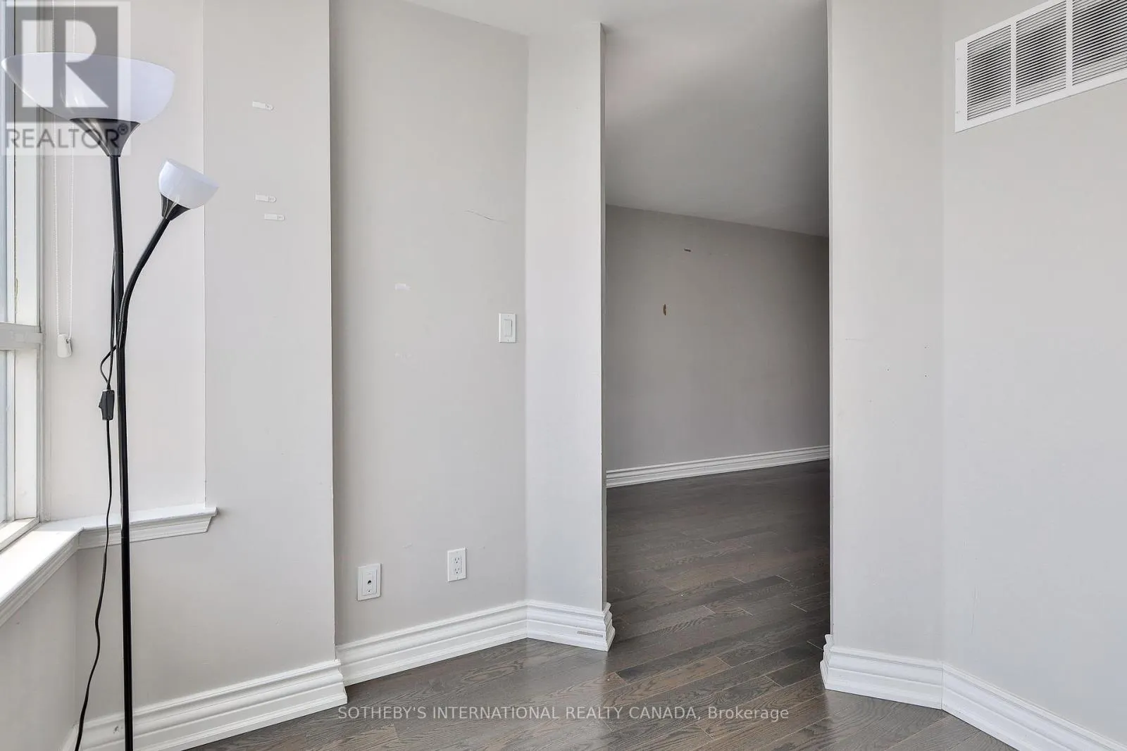 501 - 1625 PICKERING PARKWAY