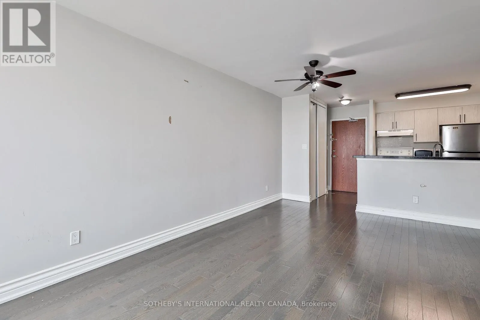 501 - 1625 PICKERING PARKWAY