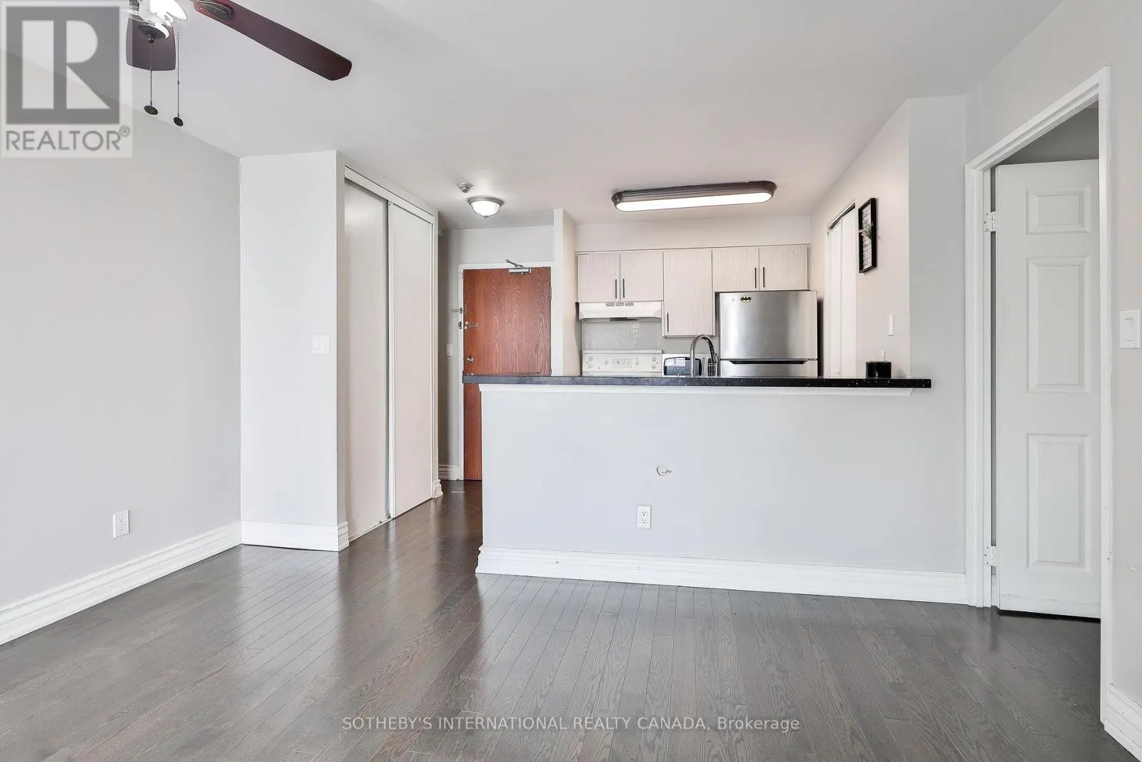 501 - 1625 PICKERING PARKWAY