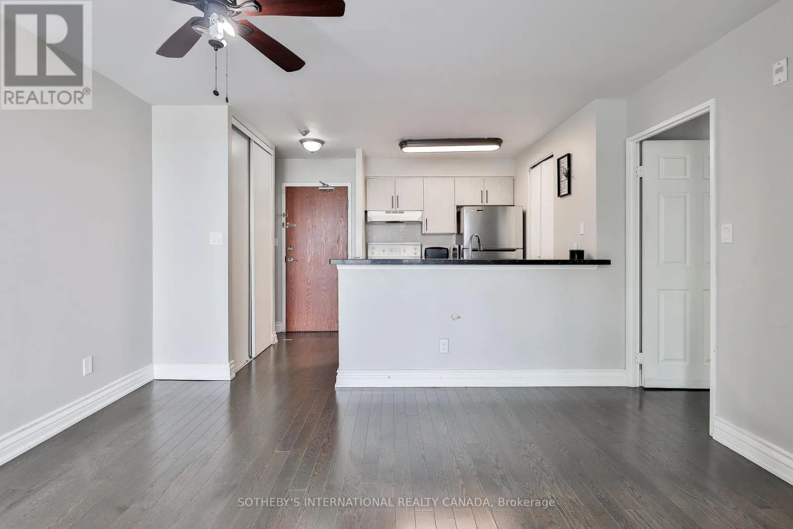 501 - 1625 PICKERING PARKWAY