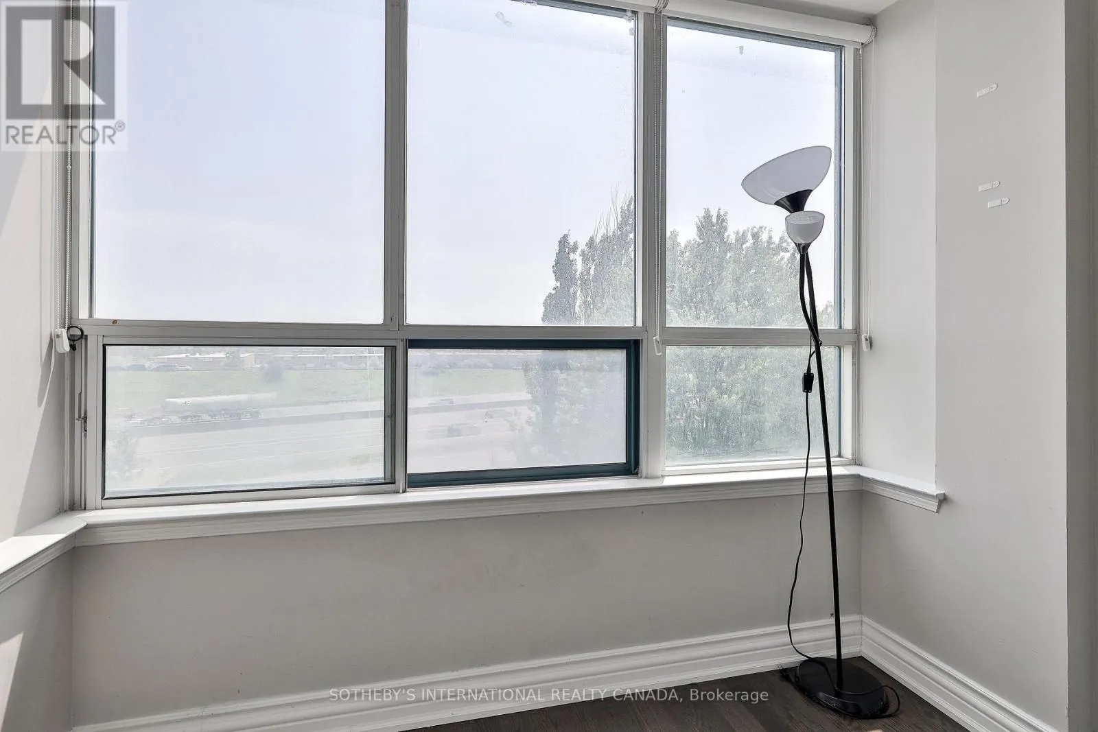 501 - 1625 PICKERING PARKWAY