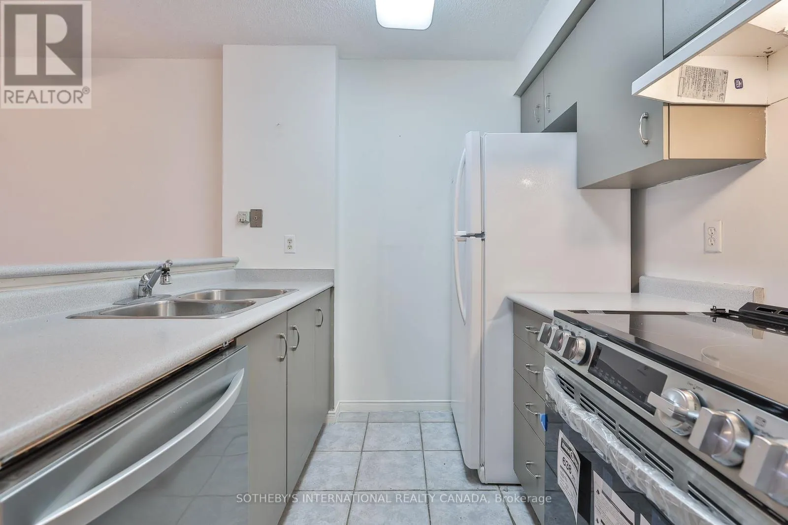 709 - 1625 PICKERING PARKWAY