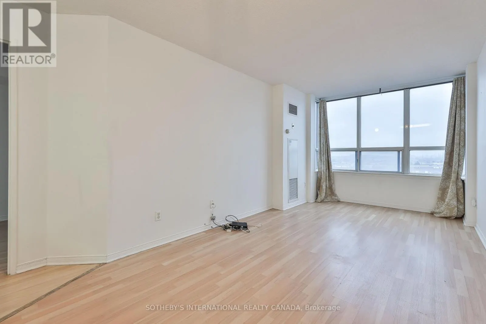 709 - 1625 PICKERING PARKWAY