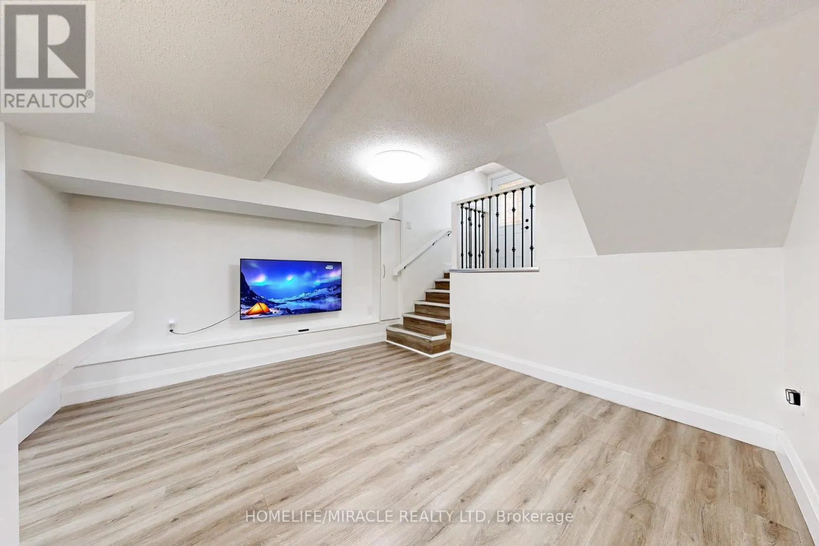 590 JONES AVENUE AVENUE