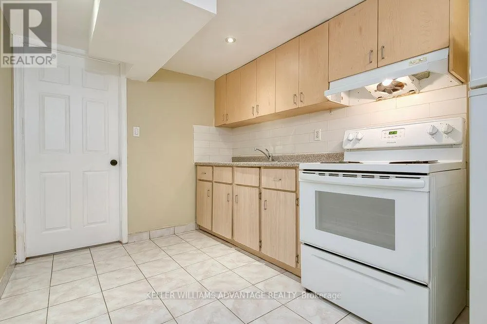 LOWER - 218 BROADVIEW AVENUE