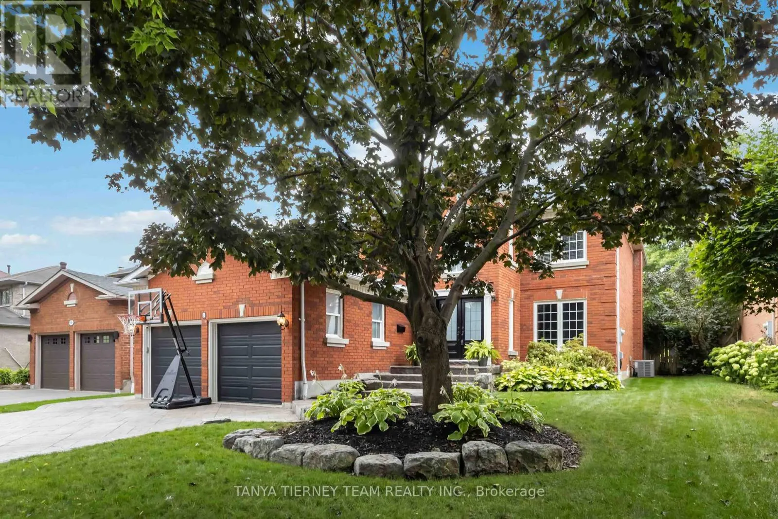 8 GOWAN DRIVE