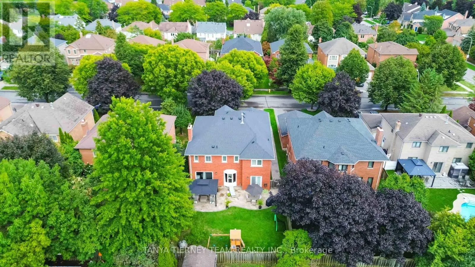 8 GOWAN DRIVE