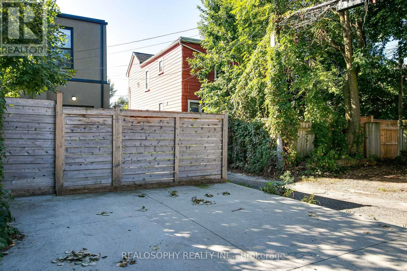 584 EASTERN AVENUE