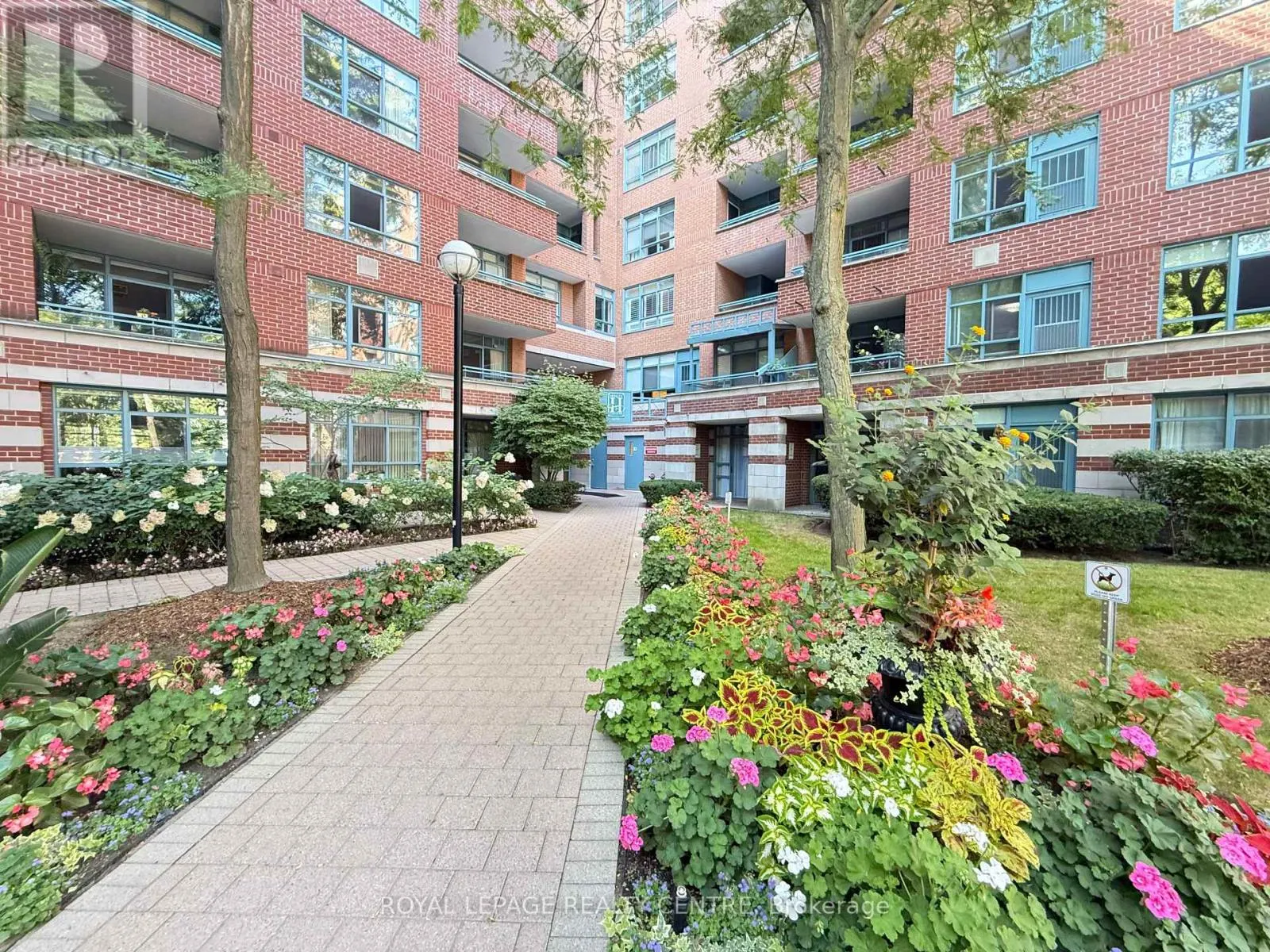 628 - 1091 KINGSTON ROAD