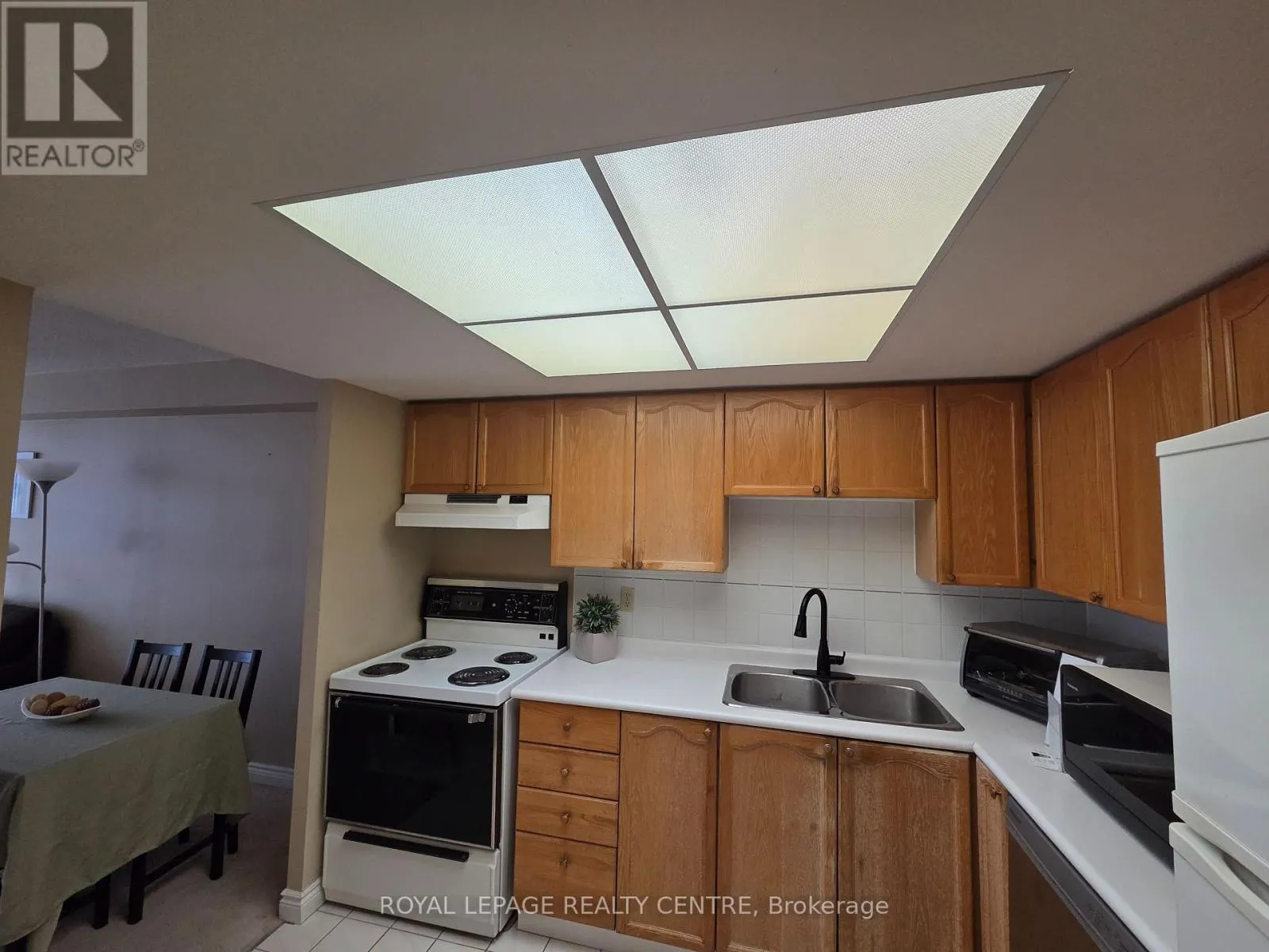 628 - 1091 KINGSTON ROAD
