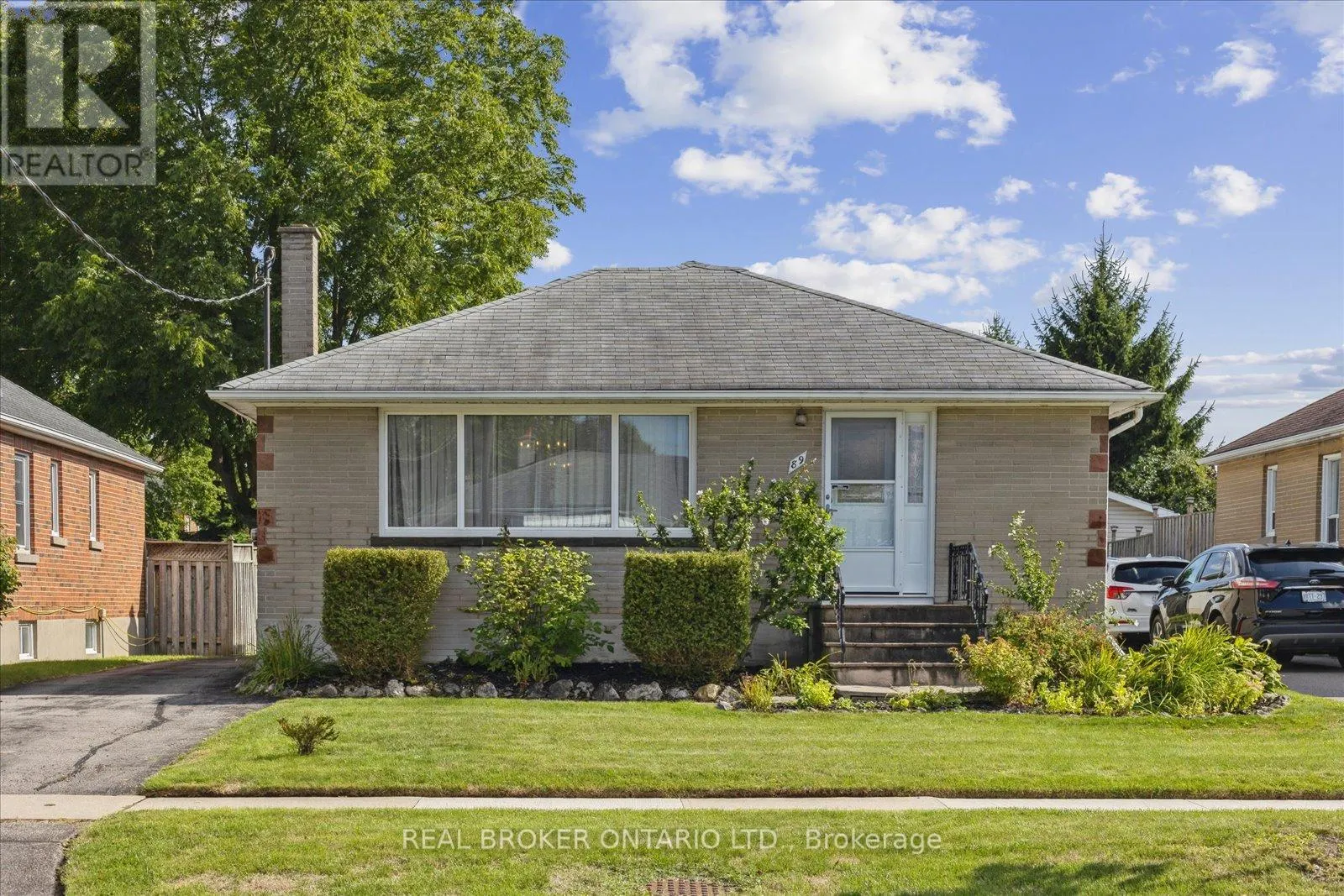 89 PONTIAC AVENUE