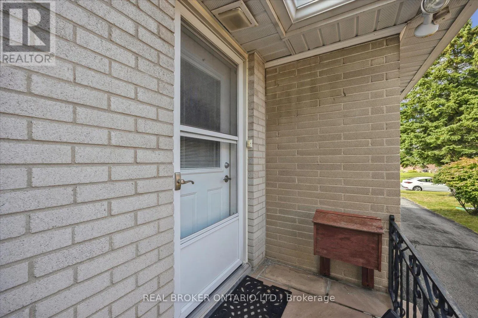 89 PONTIAC AVENUE