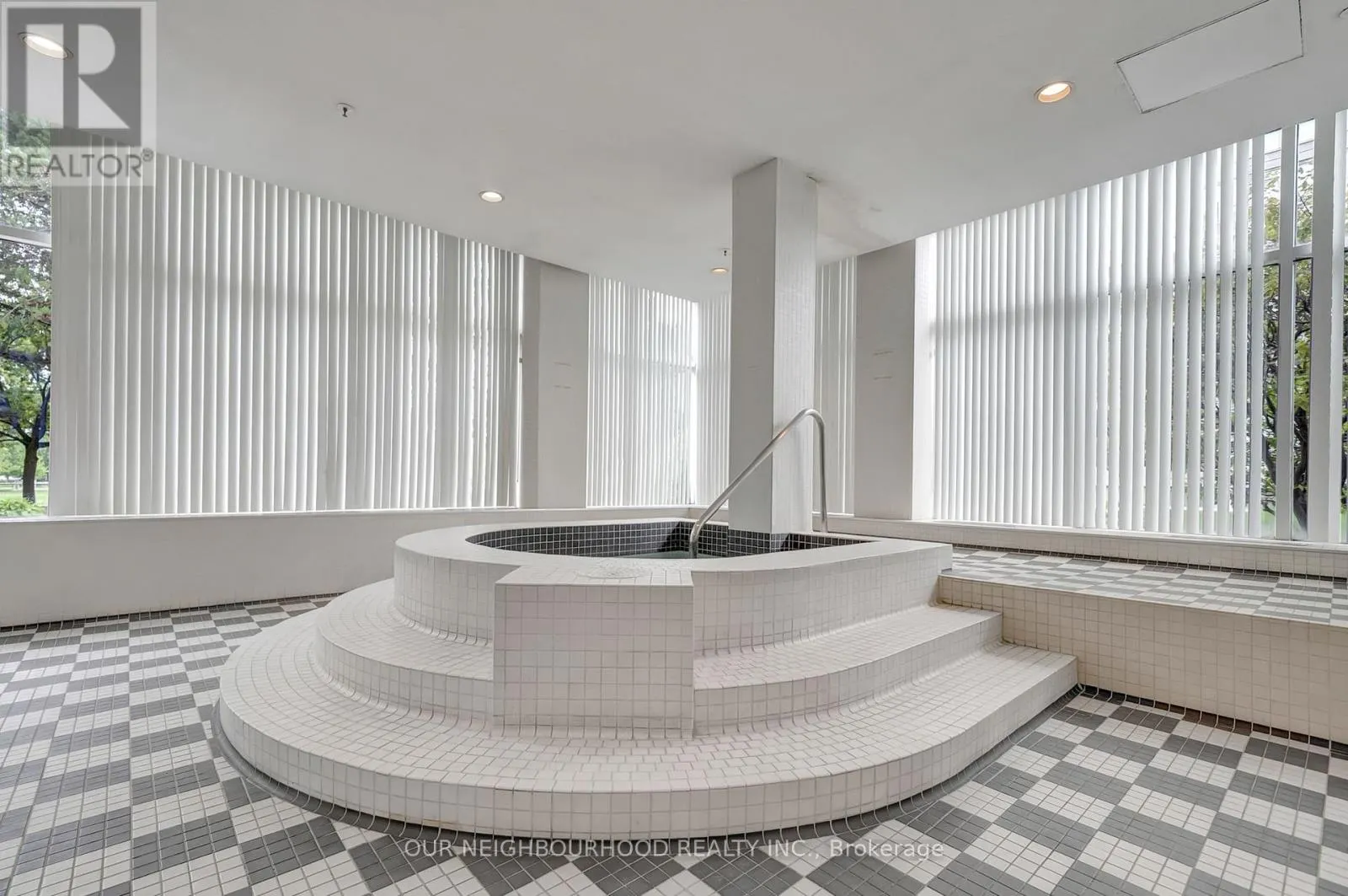 304 - 25 CUMBERLAND LANE, #304