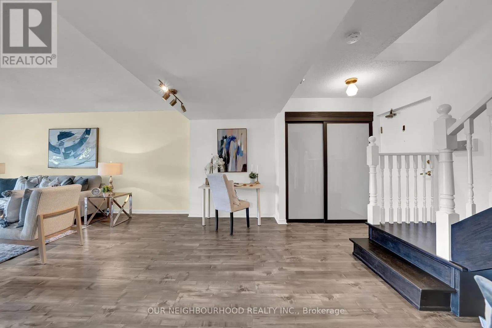 304 - 25 CUMBERLAND LANE, #304