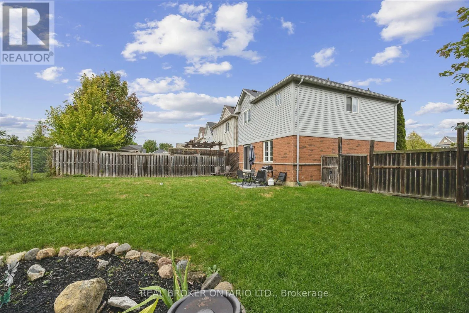 26 CROCKETT PLACE