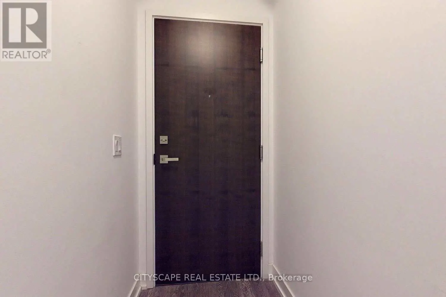 220 - 1190 DUNDAS STREET E