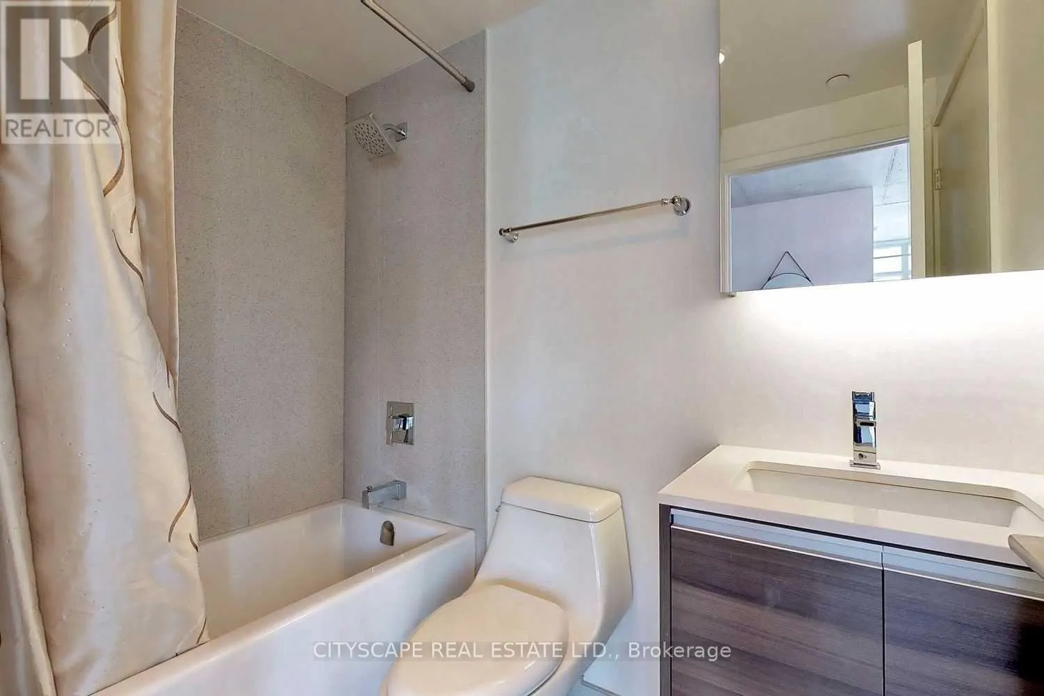 220 - 1190 DUNDAS STREET E